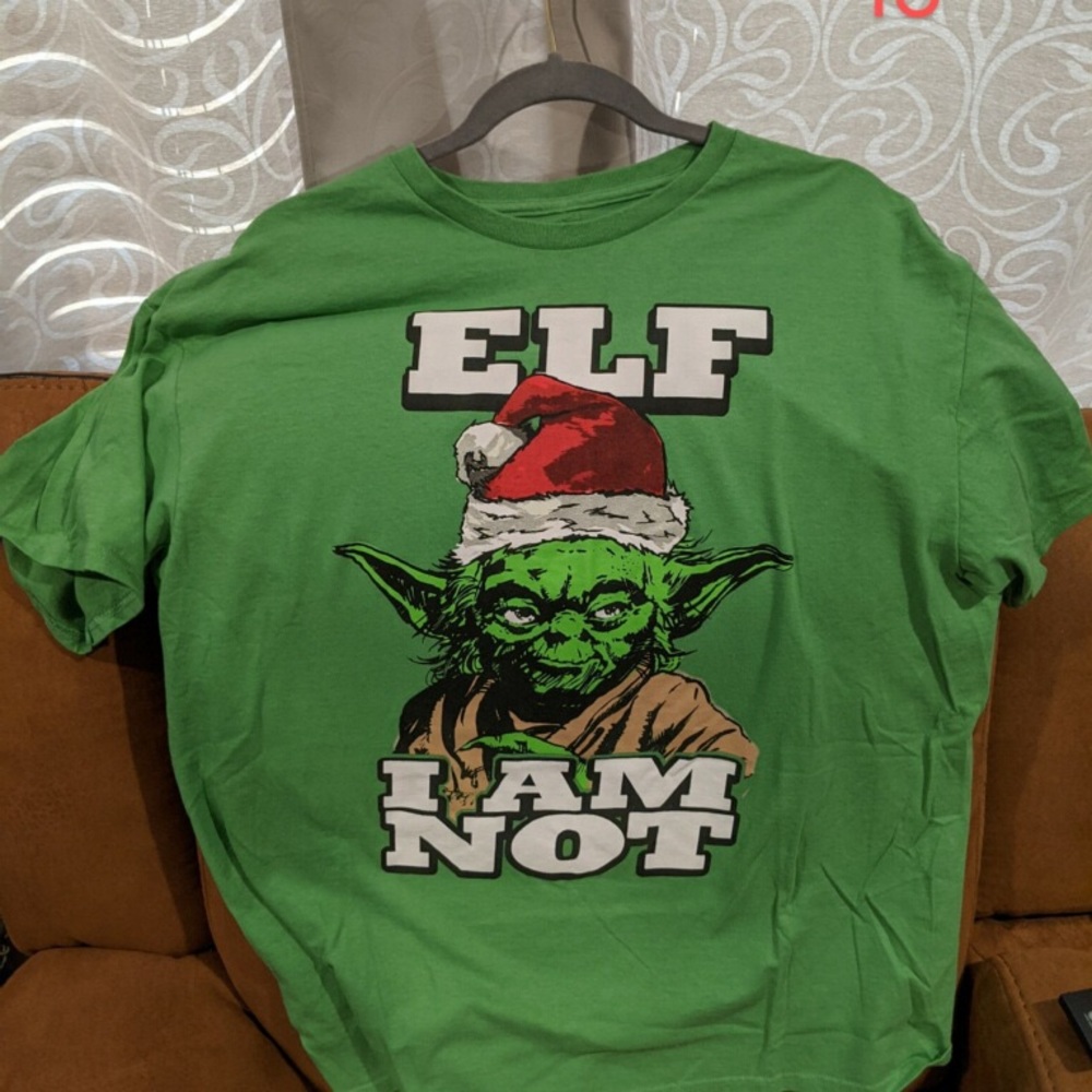 Christmas Yoda Graphic T.  XL